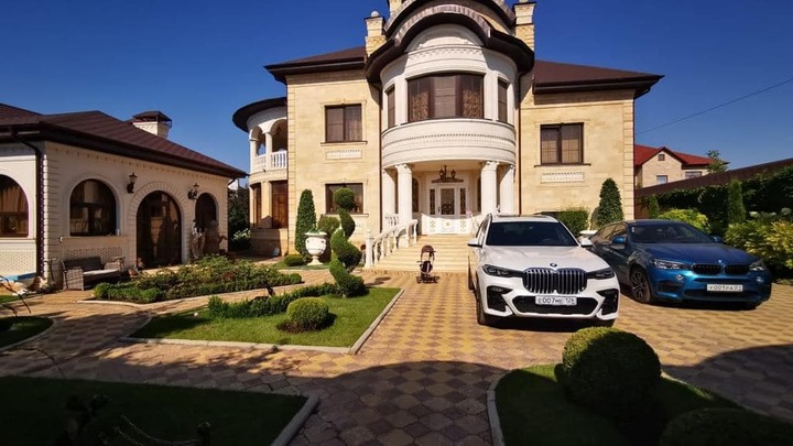 СК опубликовал видео из дома задержанного полковника ГИБДД Сафонова