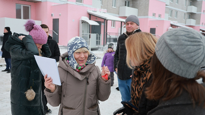 Первые жильцы начали заселяться в самый большой дом Поморья по программе переселения