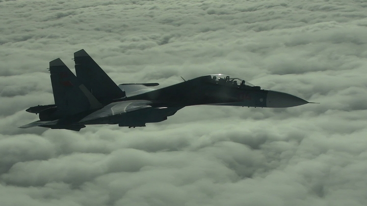 Су-35 не дал ядерным бомбардировщикам США нарушить границу России