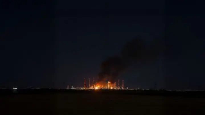 Атака дронов 19 октября на Оренбургскую область: взрывы в Оренбурге, удар по газовому заводу, видео