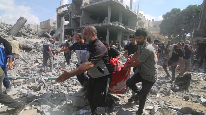 Израиль пытается откреститься от уничтожения больницы в Газе. В ход пошли фейки