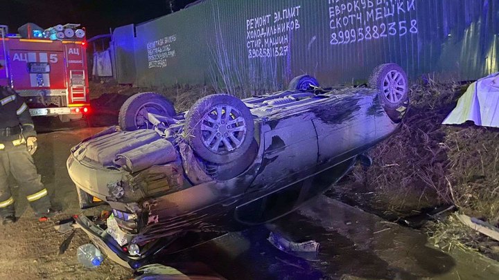 В Челябинске BMW столкнулся с УАЗ Патриот на автодороге Меридиан