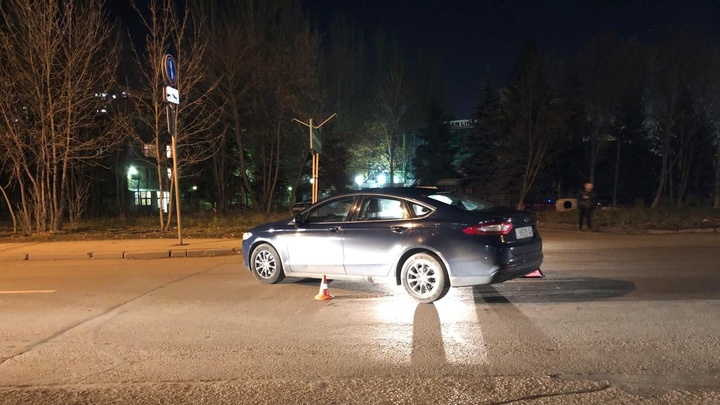 Водитель Ford сбил в Самаре мужчину с годовалым сыном на руках
