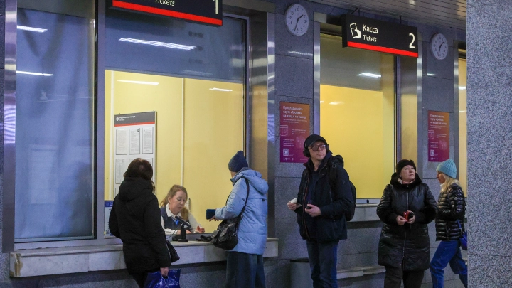 На юг поедут не все. Люди ночуют на ж/д вокзалах. Билетов нет. Кто виноват?