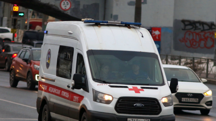 Мать с задыхающимся ребёнком высадили из частной скорой в Подмосковье