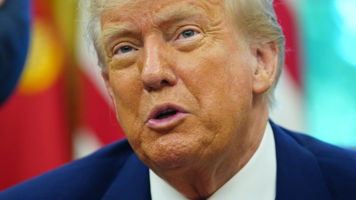 Трамп заявил о готовности ввести санкции в случае отказа от перемирия на Украине