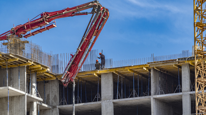 К 2030 году в Сочи построят еще 50 новых школ, детсадов, поликлиник и больниц