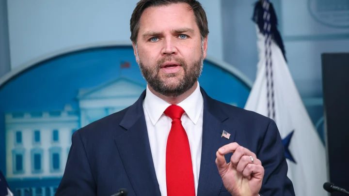 Русский ответ Джей Ди Вэнсу: Так у кого теперь корона?