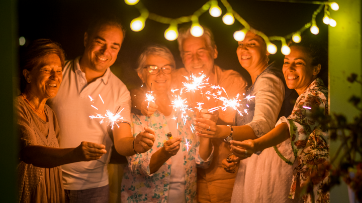 Юрист Машаров: за украшение дома гирляндами грозит штраф до 15 тысяч рублей