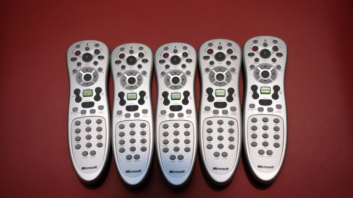 В Казахстане не работают русские телеканалы. Местные не верят оправданиям операторов: Лицемеры!