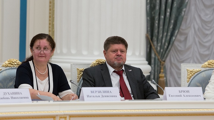 Стало известно, за что в Москве полиция задержала главного нарколога России Евгения Брюна