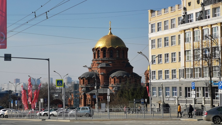 На приколе прошлого: Мэрия Новосибирска снова отказалась переименовать площадь Свердлова