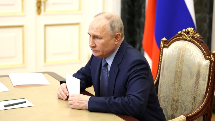 Владимир Путин прибыл в Кремль поздно вечером 13 февраля