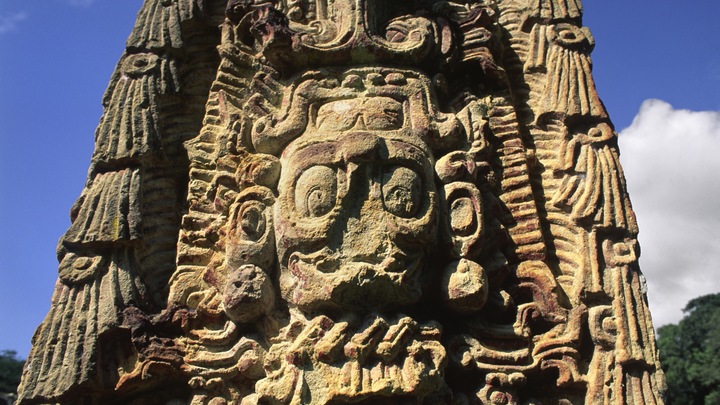 Сердитый русский смотрит на музей: За что мексиканцы поставили памятник жителю Петербурга