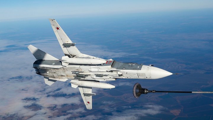 Перехват крылатой ракеты и уничтожение самолета врага: Российские истребители по учебной тревоге подняты в воздух