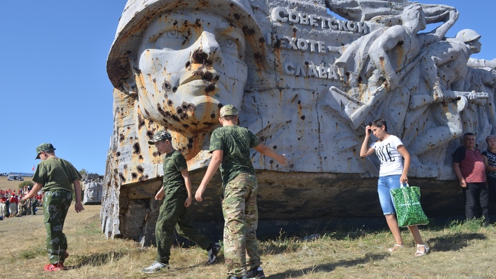 Никаких торгов: Русофобский режим в Киеве пора сокрушить