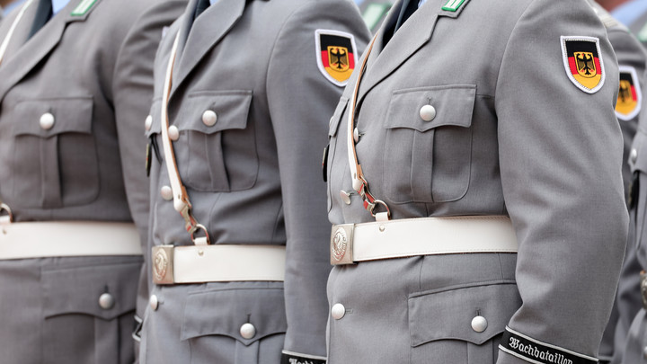 Тревога в Берлине: Немцы бегут из армии, чтобы их не отправили на Украину