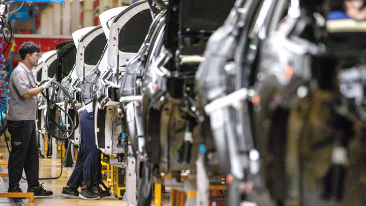 В Китае представили бизнес-седан Wuling Starlight за 1,15 млн рублей