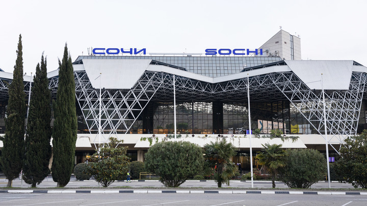 Аэропорт Сочи за праздники обслужил 330 тыс. пассажиров