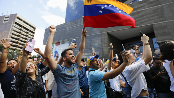 Чем грозят массовые протесты в Венесуэле: Эксперт по Латинской Америке дал неожиданный ответ