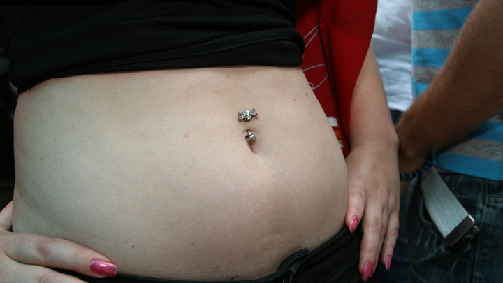 Чем опасны слабые мышцы желудка и для чего их качать: отвечает врач