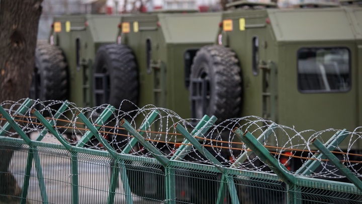 Бежавшие после мощного отпора под Белгородом диверсанты бросили БТР