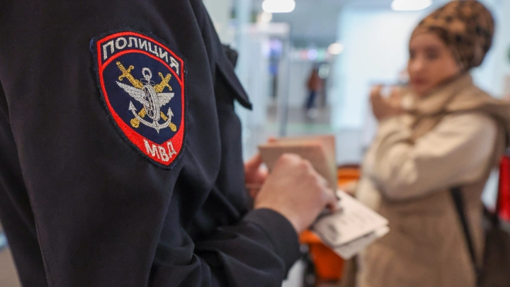 Супружескую пару из Татарстана подозревают в легализации 1,5 тысячи мигрантов