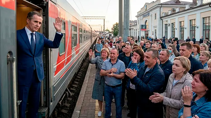 Друзья, я ухожу – Четыре причины отпуска губернатора Гладкова и одна отставка