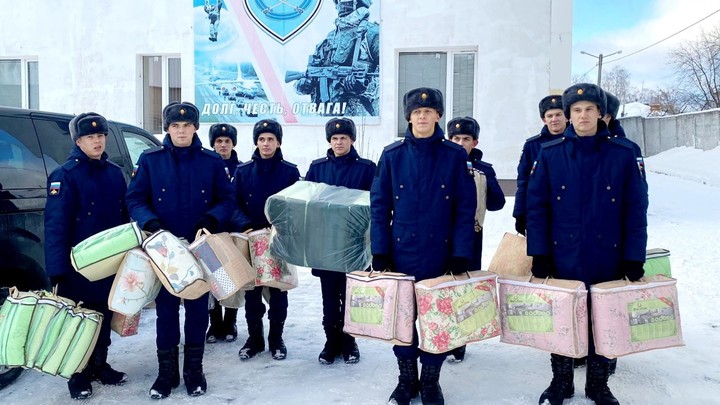 Жители якутского посёлка купили теплые одеяла для ивановских бойцов в зоне СВО