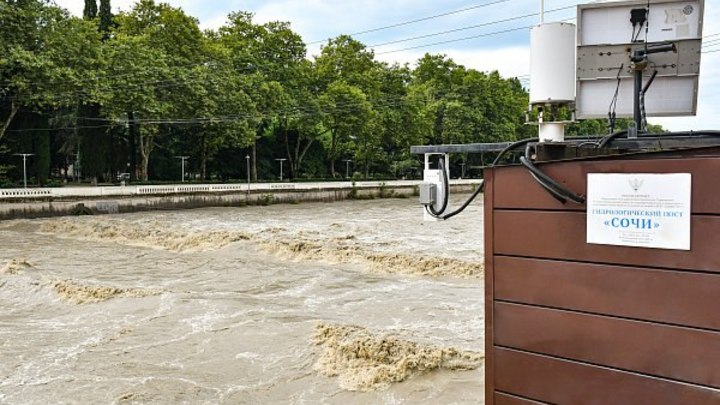 Городские службы Сочи работают в усиленном режиме в связи с надвигающейся непогодой