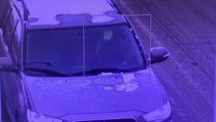 Дорожные камеры в Кемерове научились видеть водителей с телефонами в руках