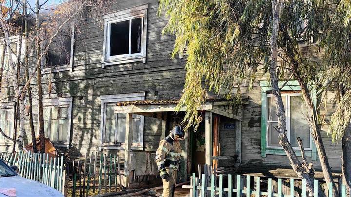 Трое маленьких детей погибли при пожаре в жилом доме в Якутске