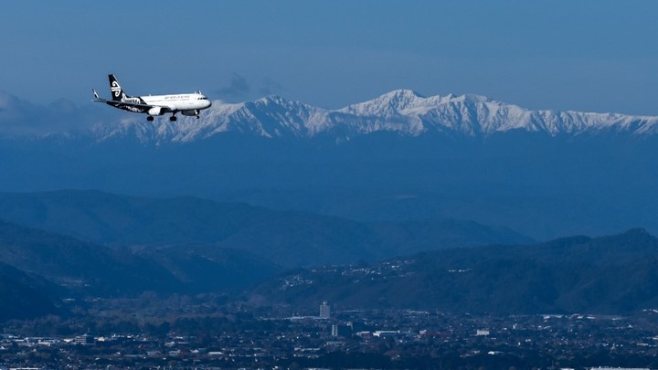 ЧП с самолётом: Молния перепугала пассажиров рейса Владивосток - Москва