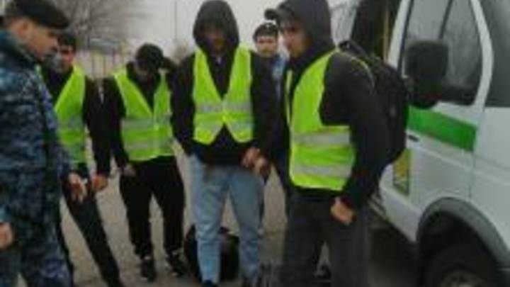 На Кубани депортировали 18 иностранцев-нелегалов