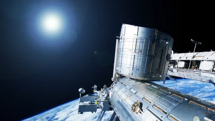 Экипаж МКС пережидает рекордный радиационный шторм в русском модуле «Звезда»