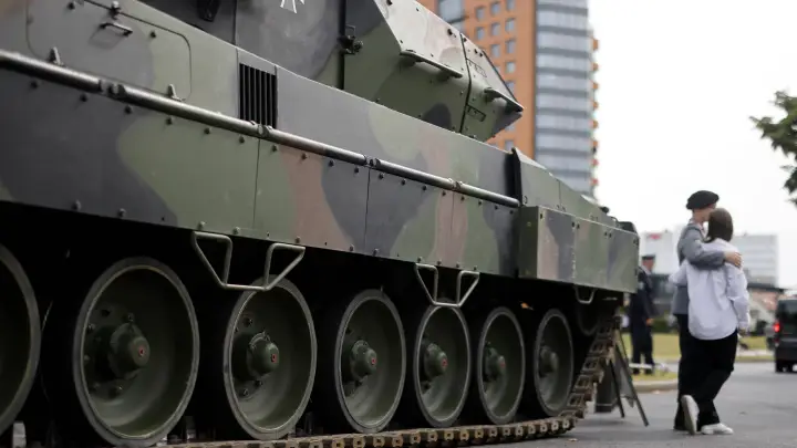 Зачем у ВСУ начали отбирать танки Leopard 2 и БМП M2A2 Bradley
