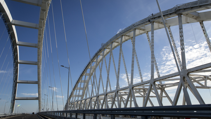 Ситуация на Крымском мосту 13 августа 2024: огромные пробки сковали движение