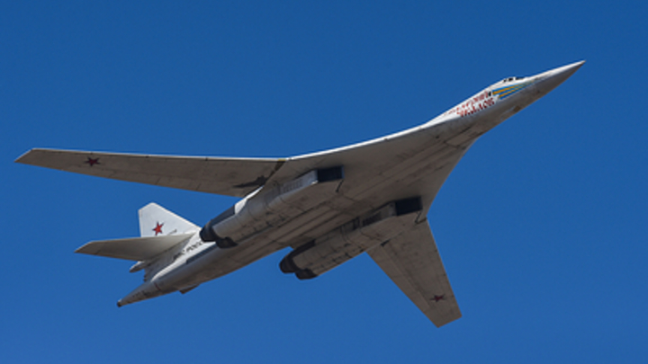 Белым лебедям придадут гиперзвук? Источник раскрыл планы по вооружению Ту-160