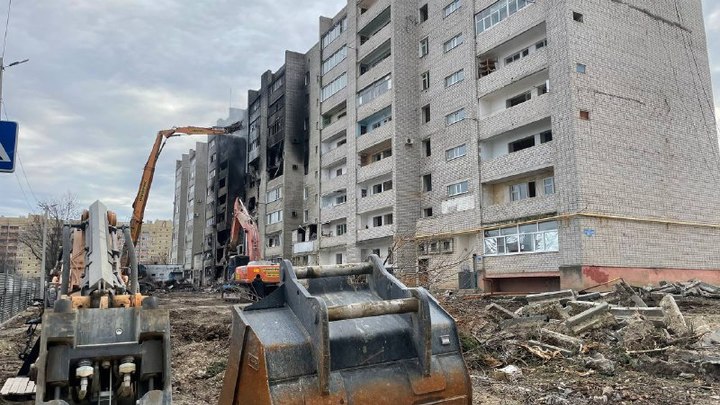 Новый год жители 5 подъезда пострадавшего дома по улице Коммунистической встретят в своих квартирах