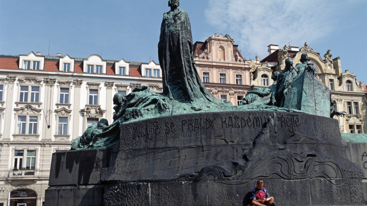 Что хранилось во Врбетице: МИД России призвал чехов раскрыть правду