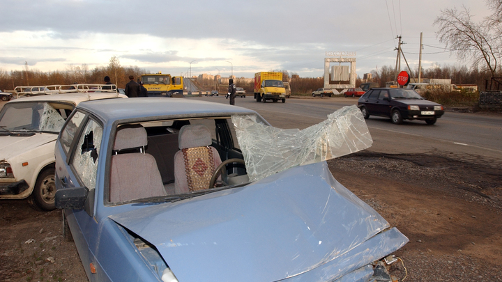 В Гулькевичском районе двум подросткам грозит семь лет тюрьмы за угон Оки