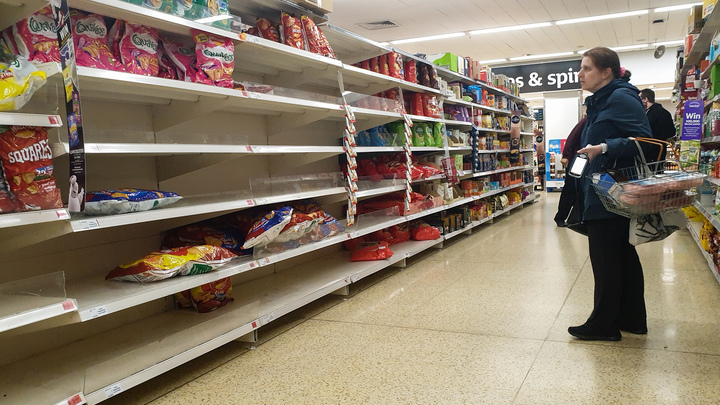 Перед жителями США замаячил призрак голода. Народ в панике: Пустые полки, Джо!