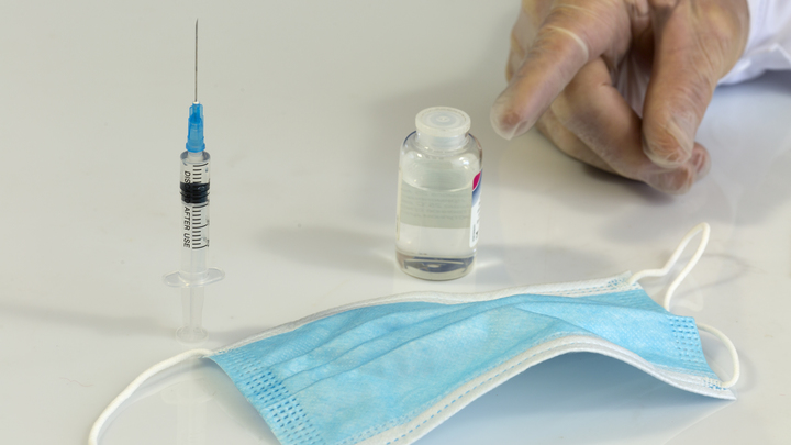 В США под ударом оказались прошедшие вакцинацию. Reuters предупредило об опасности