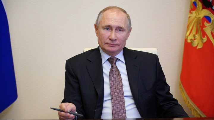 Послание Путина: Президент спросит с чиновников за демографию и образование