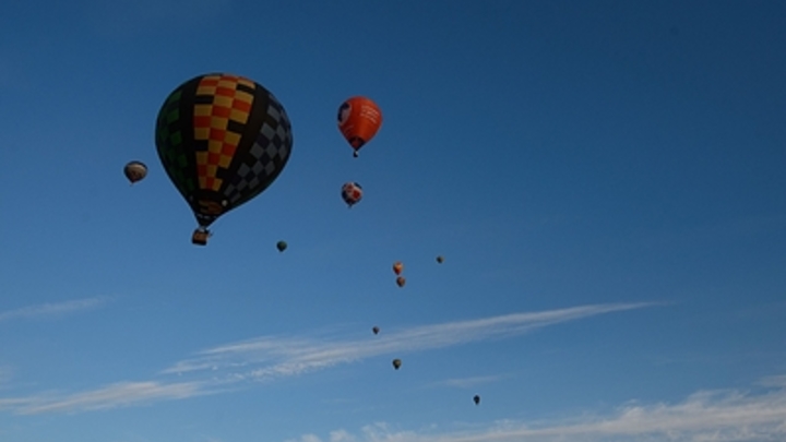 В Сочи воздушный шар с туристами на борту завис на высоте 2000 метров