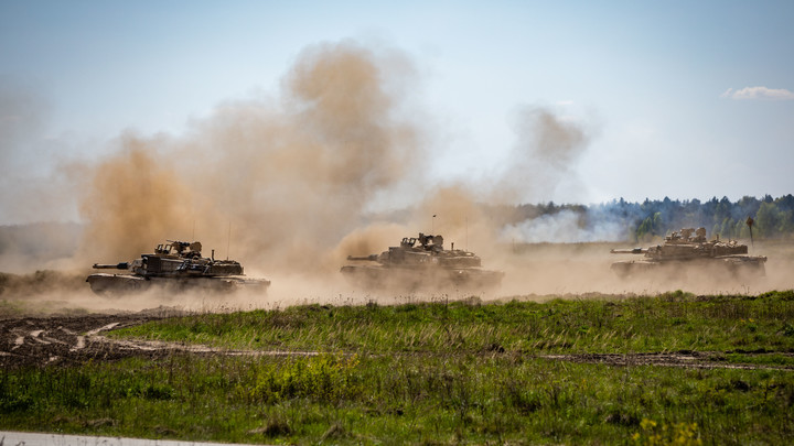 Утечка из США подтвердилась: Пентагон передаст Киеву снаряды с обеднённым ураном