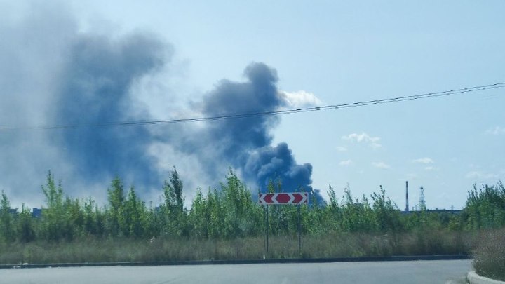 В Самаре горит лакокрасочный склад