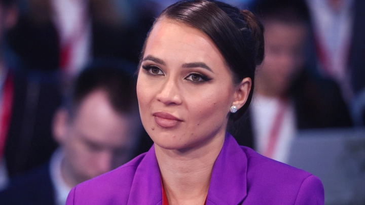 Суд начнет рассматривать дело блогеров Чекалиных о выводе из России 250 млн.руб