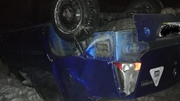 В Курганской области пьяный водитель пострадал в аварии с переворотом