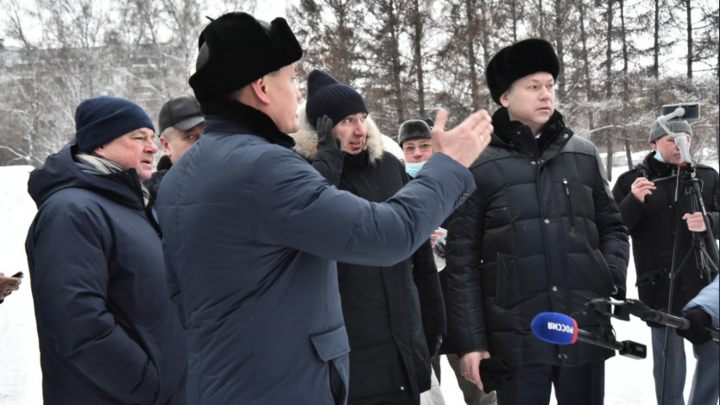 Подрядчик проигнорировал встречу с губернатором Травниковым на стройке поликлиники в Краснообске